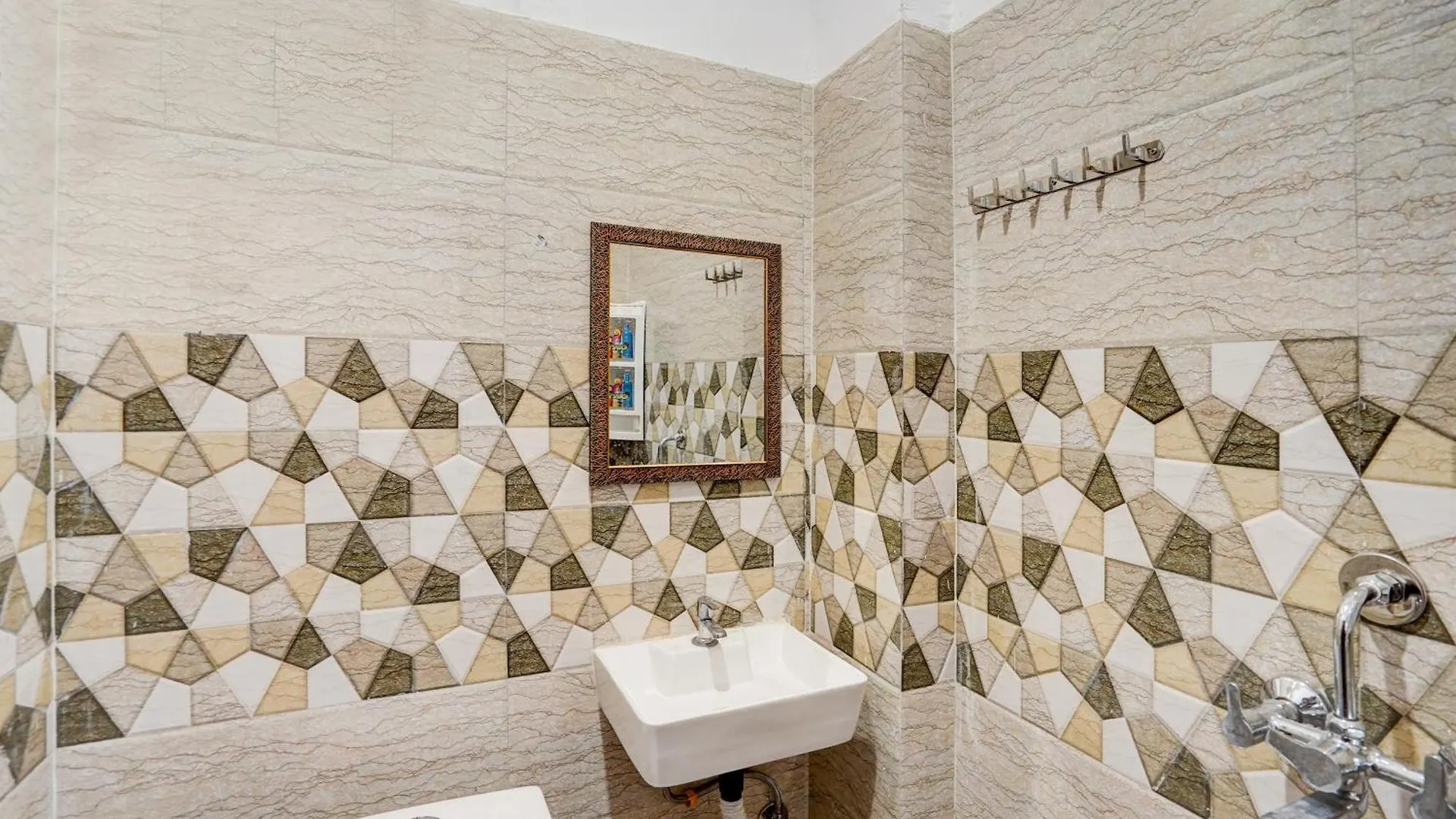 Hotel O Apno Ghar Gurgaon 3*,