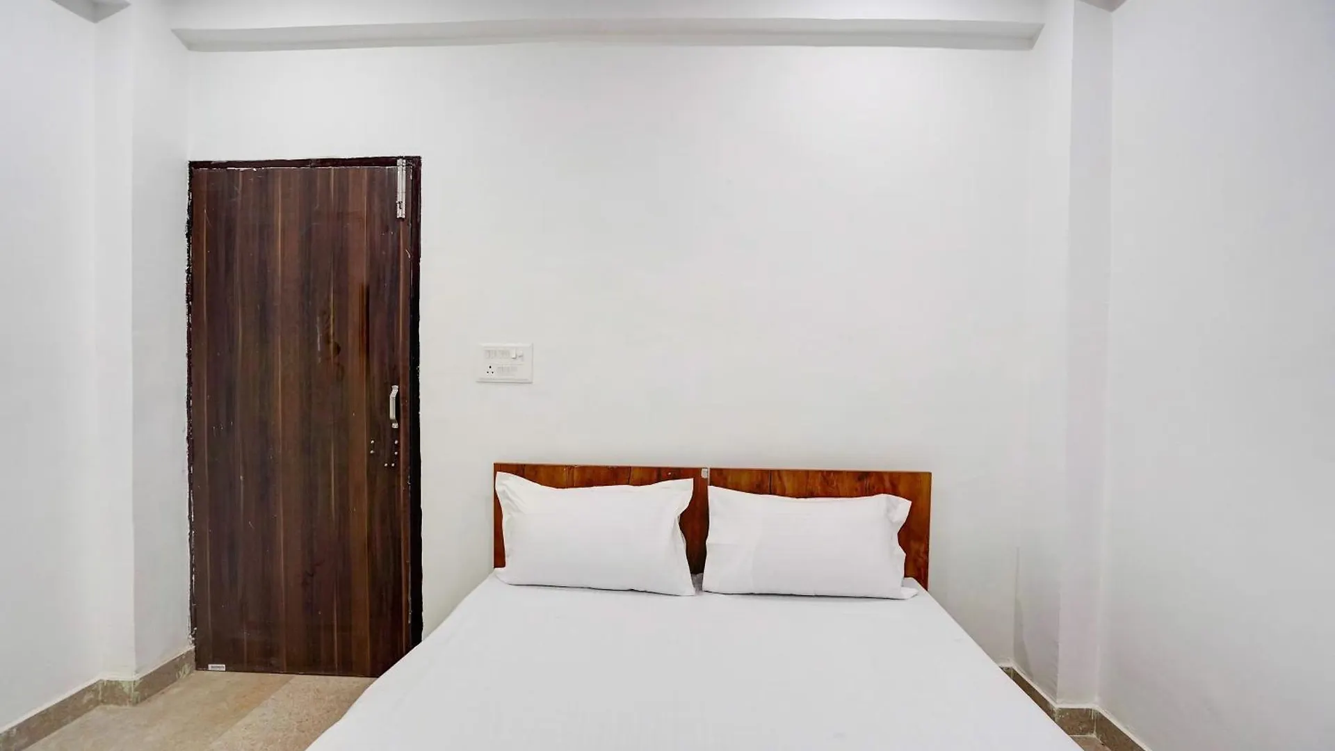 Hotel O Apno Ghar Gurgaon 3*,  India