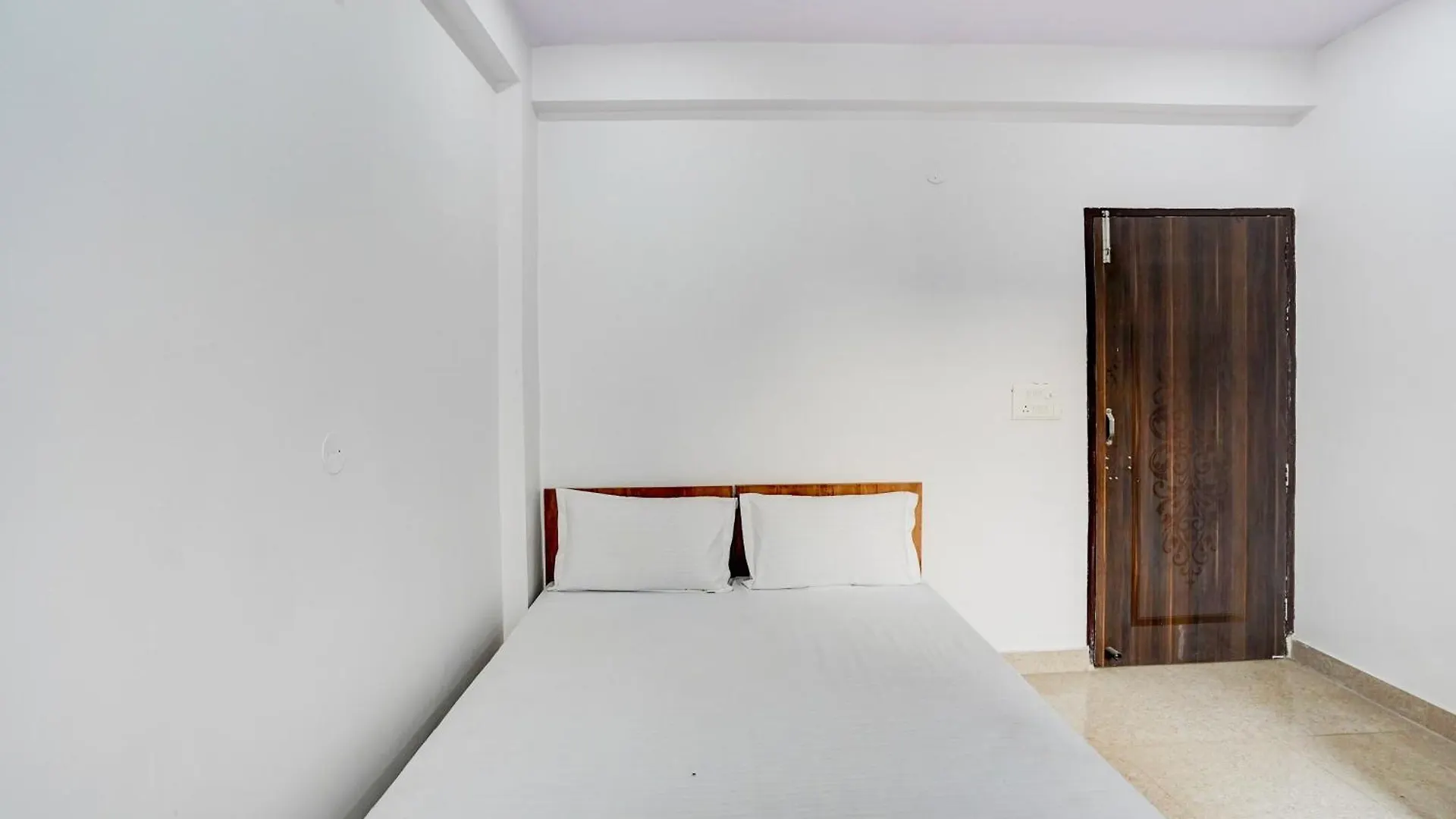 Hotel O Apno Ghar Gurgaon India